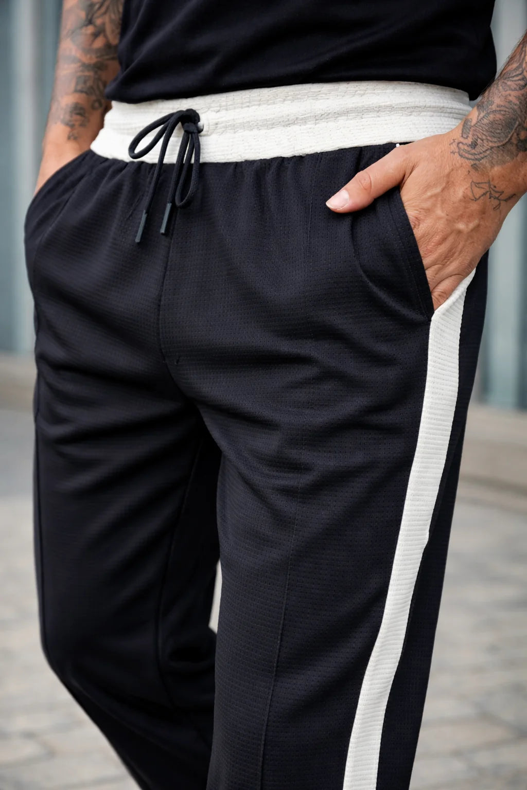 THE BRONZE FIT TROUSER-BLACK